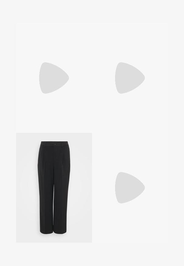 To lange ermede bodysuits i sort og off-white. Laget av myk stoff, med rund hals og en tettsittende silhuett.; Sorte høy midje bukser med en jevn tekstur, plissert front og en enkel knappelukking. Vid ben design med sidelommer.; Sorte ankelstøvler med en blank finish, kvadratisk tå og en tykk blokkheel. Designet har en sømløs silhuett og minimal merkevare.; Sølvmetall hoop øreringer med børstet tekstur, med en sirkulær design og klar feste bak for sikker bruk.