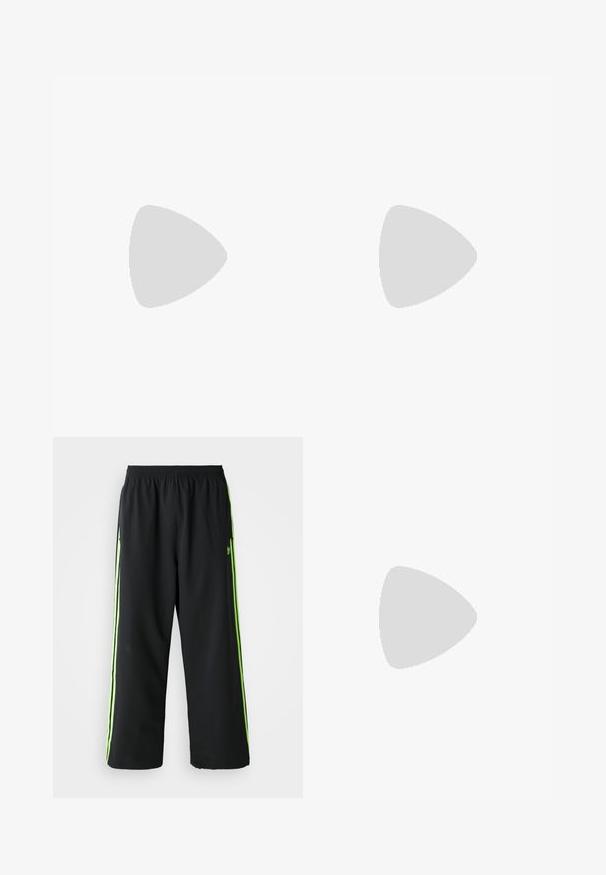 Tricou din bumbac negru cu un grafic al unui chip în tonuri de alb și gri, având textul "TRANSCENDERE ÎN STATE SUPERIOARE" pe piept.; Pantaloni sportivi negri cu bandă elastică la talie, având dungi laterale de culoare verde neon și o croială lejeră. Realizați dintr-un material ușor.; Mocasini din piele neagră cu un accent ciufulit, având o talpă groasă neagră și cusături galbene pe margine. Finisaj texturat.; Brățară din cordon negru cu țepi și mărgele argintii, alături de o brățară din lanț argintie cu un etichetă metalică și un închizător.
