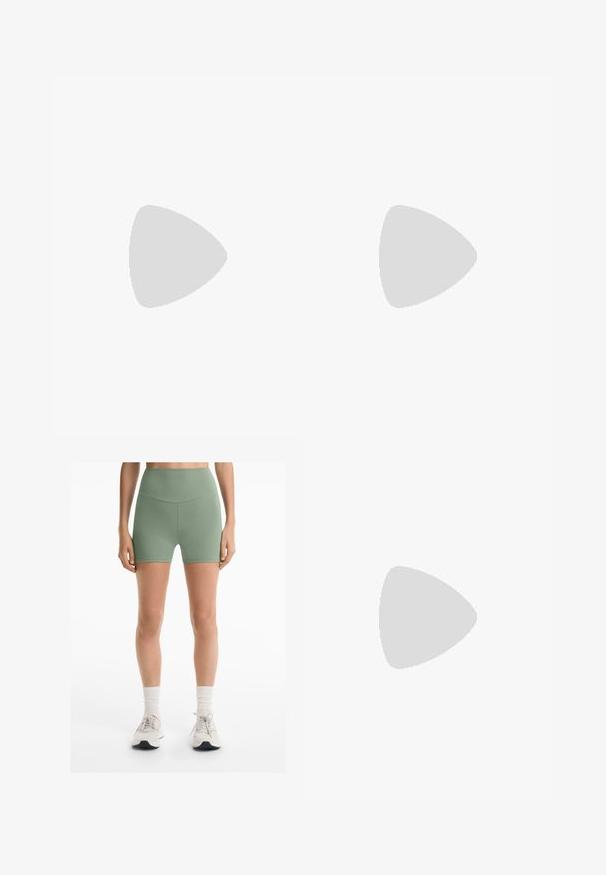 Burgundy topp med trekvartsärmar, tillverkad av mjukt och lätt tyg med en avslappnad passform och rund halsringning. Enkel och sömlös design.; Ljusgröna träningsshorts med hög midja, tillverkade av stretchigt material, med en slät yta och midit längd.; Vita idrottsskor i vitt med svarta ränder och logotyp, med ett mesh-överdrag, rund tå och tjock sål i krämfärg för dämpning.; Svarta rektangulära solglasögon med gröna linser, matt finish, subtila hårdvaruaccents och präglad logotyp på bågen.