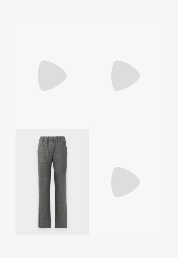 Zwarte lange mouwen body met een ronde halslijn, fitted ontwerp en een thong-stijl onderkant. Gemaakt van zachte, elastische stof voor comfort.; Grijze, gestructureerde broek met elastische tailleband en recht gesneden design. Bevat een subtiel patroon voor extra visuele interesse.; Zwarte puntige hoge hak schoen met een krokodillenleren textuur, met een slank ontwerp, hoge stiletto-hak, en een gladde zwarte binnenkant.; Zwarte clutch met krokodillenpatroon en zilverkleurige hardware, vastgehouden tegen een gestructureerde grijze achtergrond. Heeft een glanzend oppervlak.