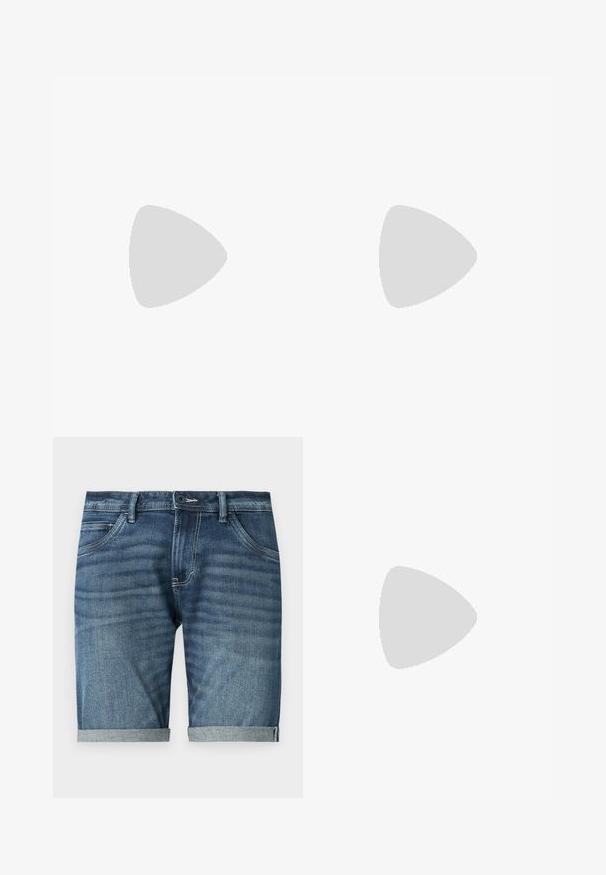 Chemise gris à manches courtes avec texture côtelée, col rond et coupe droite, d'une couleur unie uniformément répartie sur le tissu.; Shorts en denim bleu foncé avec un léger délavage. Comprend des ourlets retroussés, un design à cinq poches et une fermeture à bouton à l'avant.; Sneaker blanche et beige avec des panneaux en maille et en daim, accents gris, logo rouge et tirant orange. Design à bout rond et semelle rembourrée.; Montre-bracelet en acier inoxydable argenté avec un cadran bleu marine, des index métalliques et un affichage de la date à 3 heures. Résistante à l'eau jusqu'à 50 mètres.
