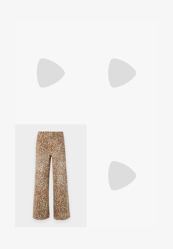 Top alb cu maneci lungi din material canalat, cu guler rotund. Textură netedă, design ajustat, fără modele sau accente vizibile. Stil simplu și minimalist.; Pantaloni largi cu imprimeu leopard în nuanțe de bej și maro, cu un talie clasică, închidere cu buton și design cu cinci buzunare.; Adidași cu un partea superioară crem, accente din nubuc bej și o talpă din cauciuc texturat. Au un logo îndrăzneț 'V' și un design cu șireturi.; Geantă din suede de culoare bej, cu două mânere lungi, formă rectangulară și cusături decorative. Dispune de o curea laterală și detalii subtile din aur.