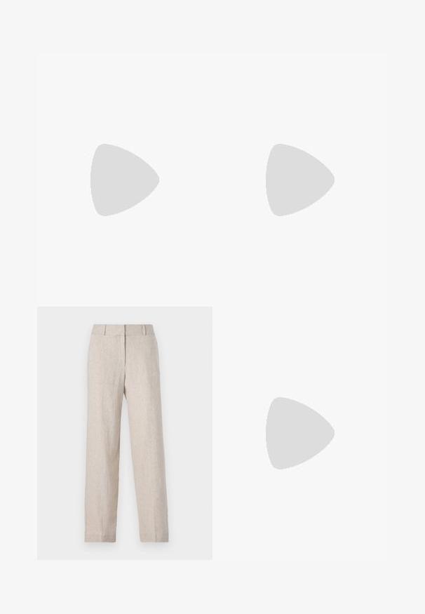 Rød kortermet topp laget av lett materiale, med volangermet, strukturert frontpanel og nøkkelhullsrygglukking.; Beige linbukser med rett ben-design, høy midje og subtil tekstur. Ingen synlige lommer eller utsmykninger.; Svart lakkert høye hæler med spiss tupp, ankelstropp og teksturert krokodilleskinn-mønster. Design med firkantet blokkhæl.; Svart lær tote bag med glatt tekstur, rektangulær form og to lange håndtak. Ingen synlige deler eller dekorasjoner.