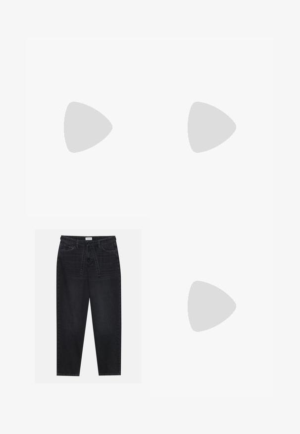 Black short-sleeve t-shirt made of soft fabric, featuring a round neckline and a small red Levi's logo on the left side.; Black denim pants with a relaxed fit, featuring a drawstring waist and five pockets. Smooth texture with minimal fading and contrast stitching.; Silver slingback high heel shoe with a pointed toe, metallic finish, two decorative straps, and a slender heel with a black tip.; Black leather handbag with a curved shape, detachable strap, and gold hardware. The bag features a flap with a buckle detail.
