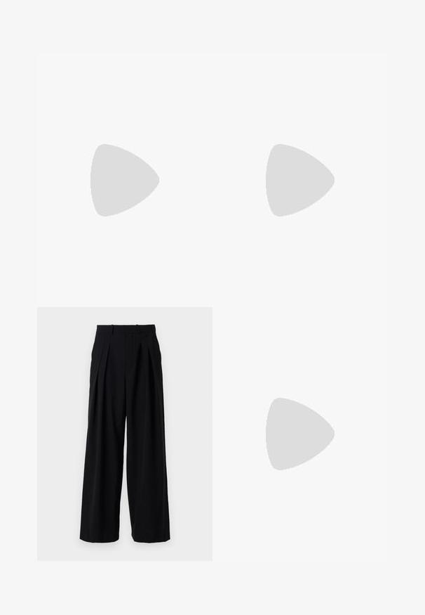 rag & bone PAYTON TANK - Top - black; Zwarte broek met een wijd uitlopende pijp, plooien aan de voorkant en een gestructureerde tailleband. Gemaakt van een gladde stof zonder zichtbare accenten.; Zwarte leren instappers met een gladde textuur, ronde neus en een decoratieve band over de wreef. Lage, gestapelde hak en minimalistisch ontwerp.; Zwarte rechthoekige zonnebril met donkere lenzen, een dik plastic montuur, gouden accenten op de veren en het merkembleem gegraveerd op de arm.