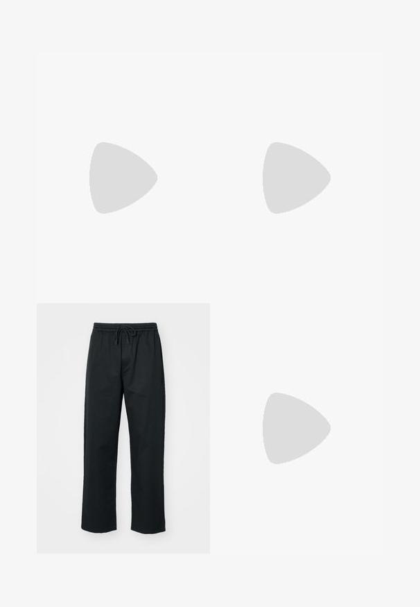 Tumesinine pikkade varrukatega T-särk, millel on vintage Star Warsi graafiline illustreerimine, kus on kujutatud tegelasi ja olendit lumisel maastikul.; Converse STRAIGHT LEG PANTS - Püksid - black; Kreemit valgudega nahast tennisetossud, hallid aktsendid ja pruun kummist tald. Omab ümarat varbaosa, tekstuurset disaini ja lamedaid paelu.; Mustad mustad prillid oktaalpäistega, tumedad läätsed, läikiv viimistlus, õhukesed templid ja kuldsed aktsendid ees.