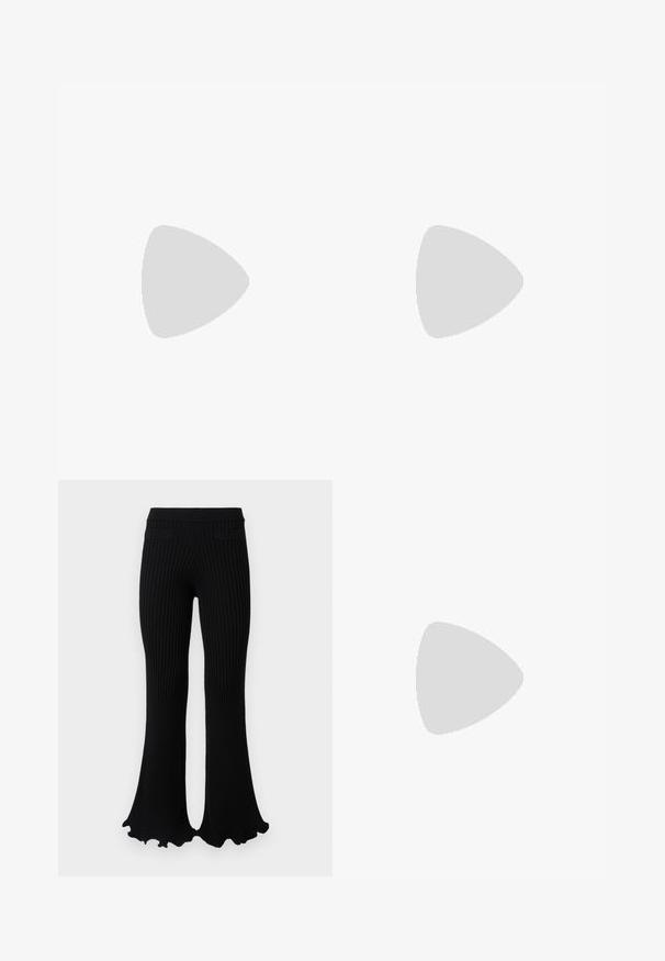Rabanne EXCLUSIVE DRAPE PRESSION - Viršus - neo kaki; Rabanne Kelnės - black; Juodos šlepetės su tekstūruota saka, papuoštos blizgučių klasteriu su apvaliais atspindinčiais sidabro ir pilkų atspalvių blizgučiais.; Rabanne BAG - Rankinė - cream/silver