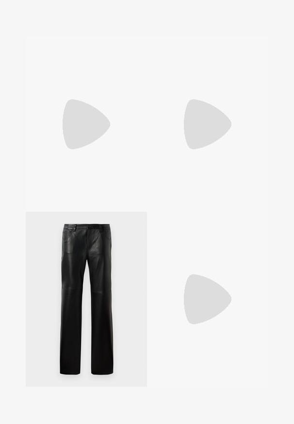 Juoda ilgomis rankovėmis palaidinė su tekstūrine gėlių nėrinių dekoracija, su apvalia iškirpte ir subtiliomis raukšlėmis juosmens srityje.; Juodos odinės kelnės su tiesiu kirpimu, su mygtukų juosmeniu, penkiomis kišenėmis ir matomomis siuvimo linijomis. ; Juodos odinės aukštakulnės šlepetės su atvira nosimi, asimetrišku dizainu, kulkšnies dirželiu ir metaliniu kūgio formos kulnu. Visas paviršius lygus.; Juodas odinis per petį nešiojamas krepšys su dviem priekiniais kišenėmis, auksiniais sagtimis, užtrauktuko uždarymu ir siauromis petnešomis. Textūruota paviršius ir kompaktiškas stačiakampis formatas.