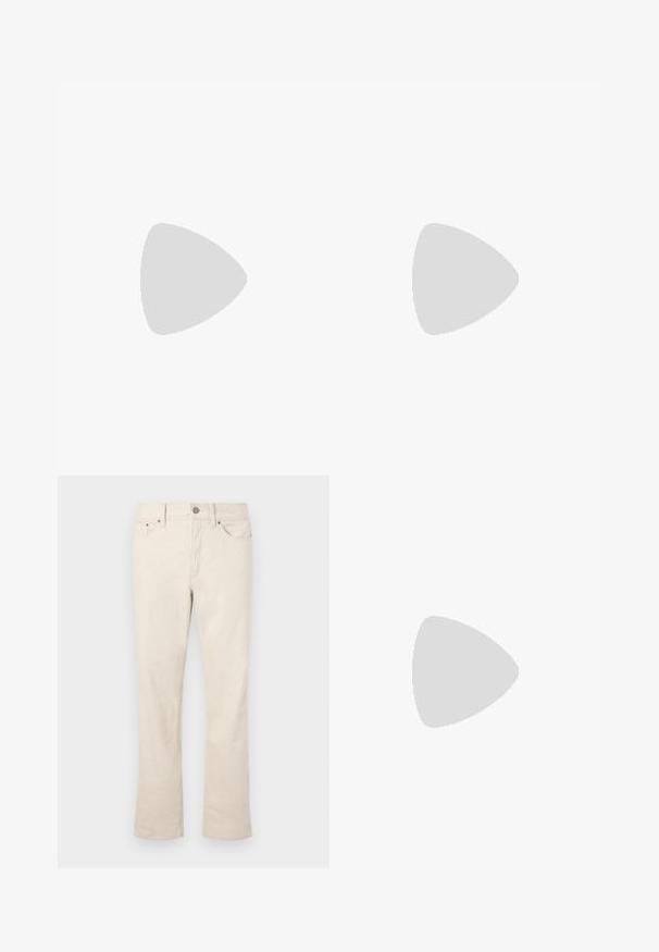 Sötétzöld poloing fehér csíkos gallérral és ujjal, három gombos nyakkal, puha tapintással és hímzett logóval a mellrészen.; Beige, pamut keverék farmernadrág, egyenes láb kialakítással. Elöl gombos és cipzáras záródással rendelkezik, öt zsebe van, és finom varrási részletei vannak.; Alacsony szárú sportcipők fekete velúrból és texturált bőrből készült kombinációval, fehér gumi talppal és fekete fűzővel. Diszkrét logó az oldalon.; Fekete és szürke mintázatú keresztbody táska, geometrikus designnal, cipzáros záródással és ezüstszínű fém kiegészítőkkel. Állítható pánt is tartozik hozzá.