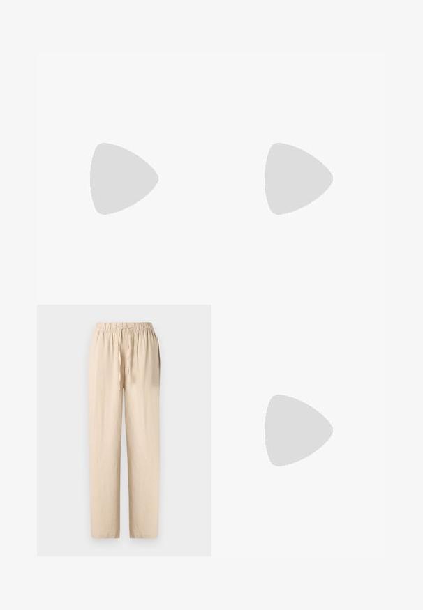 Fehér bordázott ujjatlan felső négyzet alakú nyakkivágással és keskeny pántokkal. Középen egy kis virágos díszítéssel rendelkezik.; Beige vászon nadrág rugalmas, húzózsinórral ellátott derékpánttal, egyenes szárú kialakítással és sima textúrával. Könnyű és lélegző anyag.; Fekete lakkbőr balettcipők hegyes orral, alacsony négyzet alakú sarokkal és kis fém csattal a pánton. Simább textúra.; Fekete bőr válltáska sima felülettel, ívelt formával, állítható pánttal és cipzáras záródással. Minimalista dizájn díszítmények nélkül.