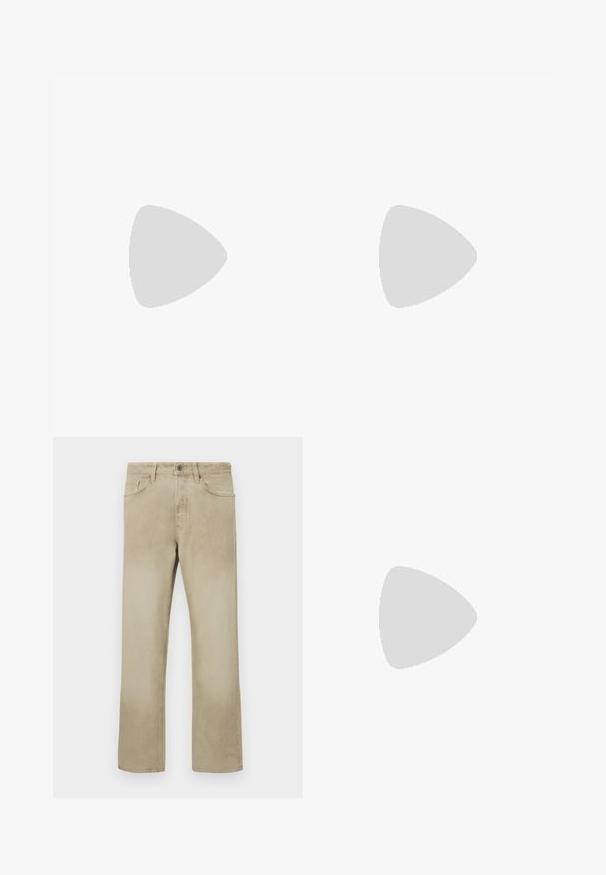 Camiseta de algodón azul claro con cuello redondo, que presenta un logotipo cuadrado bordado en azul marino en el centro y mangas cortas.; Pantalones de algodón beige con un diseño de pierna recta, que cuentan con bolsillos frontales y un cierre de botón clásico. Textura suave con un ligero desvanecimiento.; Zapatilla de cuero blanca con acentos de ante beige, con puntera redonda, cierre de cordones en la parte delantera y suela de goma marrón, que muestra el nombre de la marca "BOSS."; Bolsa de viaje de cuero marrón con cierre de cremallera, doble asa, correa de hombro ajustable y patrones de textura visibles en la superficie.