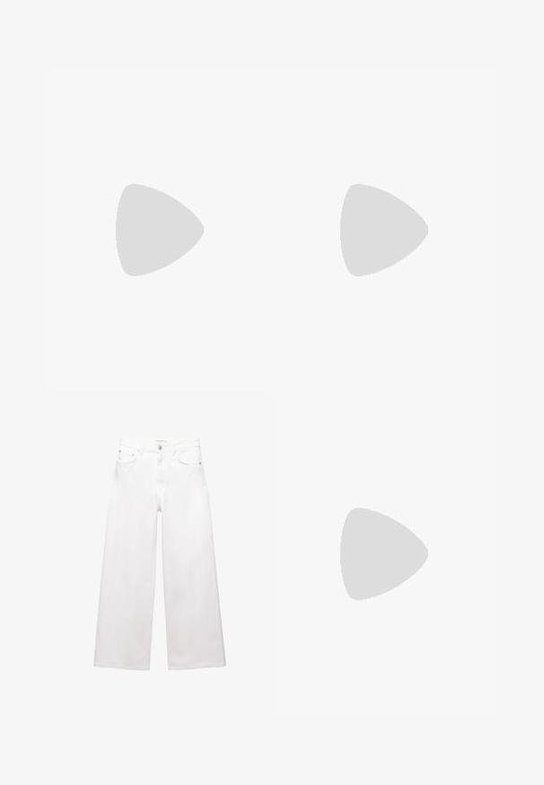 T-shirt en coton gris à col rond et manches courtes. Présente un petit patch de logo de couleur contrastante sur la zone gauche de la poitrine.; Jean blanc à jambes larges en coton, avec une taille haute, un design à cinq poches et des accents en laiton. Texture lisse, sans déchirures.; Sneakers en suède avec un dessus gris, des rayures noires et une semelle en caoutchouc couleur gomme. Dotées d'un système de laçage et d'un détail logo doré sur le côté.; Sac en tissu blanc de forme triangulaire, avec des détails en œillets et un accent en nœud noué en haut. Texture lisse sur toute la surface.