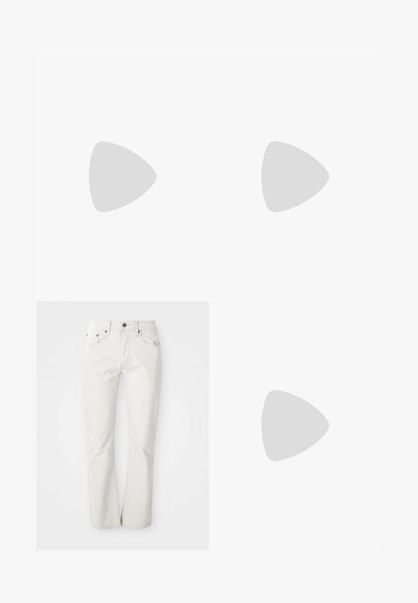 Svart bomulls T-skjorte med korte ermer og rund hals. Har en liten logo på brystet og et merke på bunnkanten.; Lysfargede jeans laget av bomullsblanding. Rett ben-design med fem-lommers styling og metallknapplukking. Glatt tekstur.; Svarte lær sko med rund tå, snøring, gule sømmer langs sålen og en kraftig sort gummisåle for godt grep.; Svart-hvite solbriller med rektangulær ramme og blåtonede linser, brukt med en ribbet svart zip-up jakke over en grå skjorte.; Tre svarte armbånd: to med runde perler, det ene har en trekant charm; det tredje er et svart elastisk bånd med metalldekor.