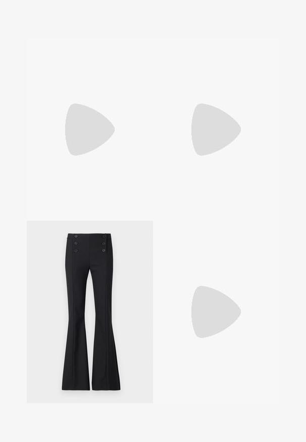 Fiorucci MOUTH CROPPED - Print T-shirt - black; Black flared trousers made of woven fabric, featuring a high waist, front seam details, and four decorative buttons at the waist.; Black leather slingback heels with pointed toes, subtle studs along the side, and a low, block heel. Smooth texture and minimal design.; Navy blue leather clutch with a crocodile texture, silver chain strap, and metallic clasp. Rectangular shape with foldover design.