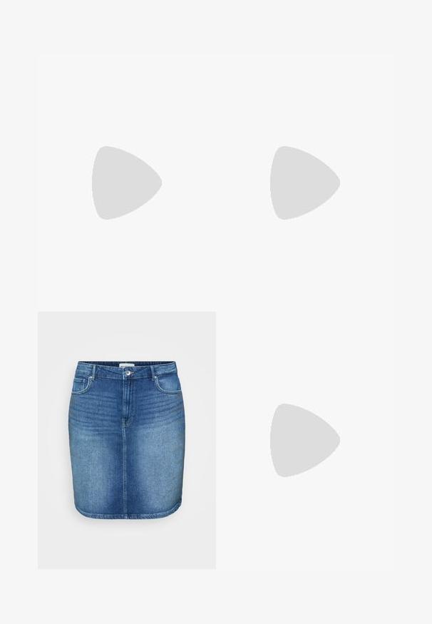 T-shirt in cotone azzurro chiaro con colletto rotondo, maniche corte e testo stampato in bianco "New York Tommy Hilfiger" sul davanti. Design semplice.; Gonna di jeans in denim blu medio con un design aderente, taglio dritto, stile a cinque tasche e una vita con chiusura centrale a bottone.; Sneakers Nike beige con dettagli marroni, superiore in suede e tessuto, punta rotonda, suola piatta in gomma e chiusura con lacci.; Occhiali da sole neri oversize con un design geometrico, lenti rettangolari e finitura lucida. Nessun marchio visibile nella parte anteriore.; Orecchini a cerchio argentati con design a fiocco, con una finitura liscia e una texture lucida. Stile compatto e minimalista adatto per diverse occasioni.