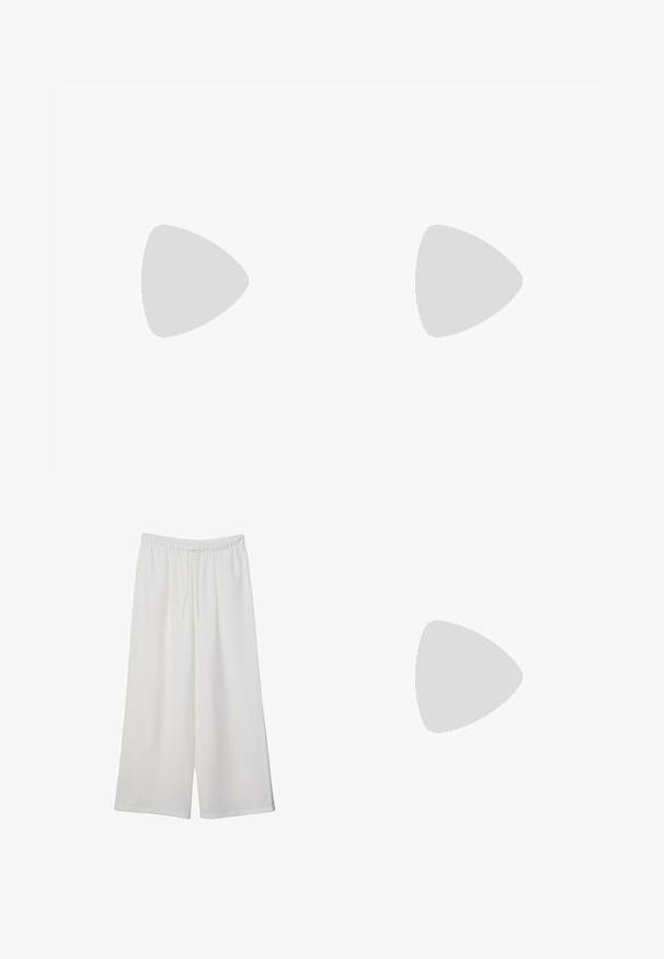 Svetlo bež brezrokavnik iz rebraste tkanine, s krojnim ovratnikom in oprijetim krojem. Gladka tekstura z minimalnimi šivi.; Bele široke hlače iz lahkega materiala, ki imajo elastičen pas in vrvico za prilagajanje. Gladka tekstura.; Kremna atletska teniska obutev z tremi bež črtami, usnjatom in tekstilnim materialom, teksturiranim podplatom ter embosiranim logotipom na peti.; Svetlo modra torbica z oblikovano zasnovo, dvema ročkama in kljuko iz srebrno-toniranega materiala. Teksturni material in ostri koti.