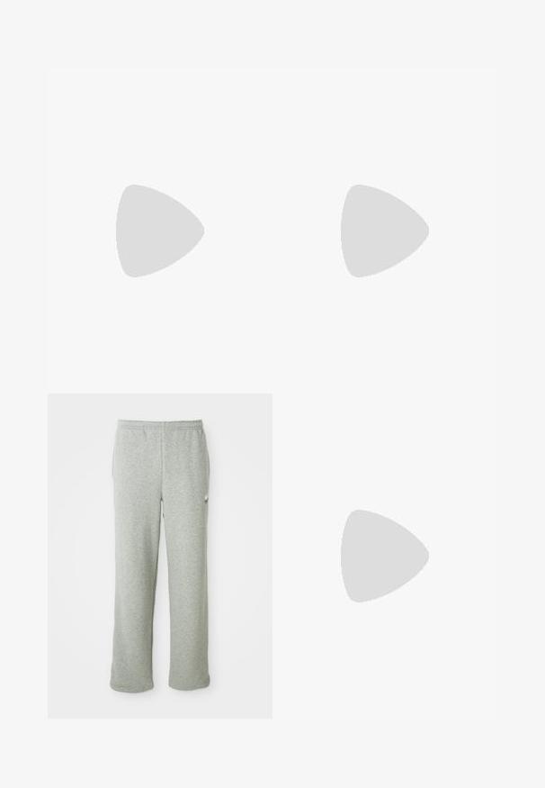 Bela bombažna majica s krožnim ovratnikom, kratkimi rokavi in majhnim črnim logotipom drevesa na levem prsnem delu. Mehka tkanina, sproščen kroj.; Sive trenirke iz mehkega bombažnega blaga, ki imajo elastičen pas, ravne hlačnice in majhen logo na levi strani.; Beli in svetlo zeleni Nike superge z teksturirano zgornjimi deli, vidnimi vezalkami in črnim segmentiranim podplatom, ki vključujejo odsevne detajle.; Rjave, prevelike pravokotne naočale s prozornimi lečami in rahlim rožnatim odtenkom na desni leči. Plastičen okvir z gladko teksturo.