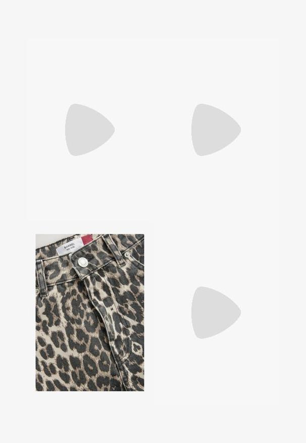 Rinnakuvioinen pitkähihainen paita ruskeana ja mustana, jossa on tiukka siluetti. Yhdistetty vaaleansinisiin korkeavyötäröisiin farkkuihin.; Keselamatan jins cetakan leopard dengan potongan menengah terbuat dari denim yang menampilkan perpaduan warna krem dan hitam; dilengkapi dengan kancing logam dan penutupan depan.; Steve Madden GRAND AVE - Takaa avoimet ballerinat - silver; Beige hobo-laukku, jossa on ruskea logokuvio, nahkareunukset ja metallinen solki, jossa on kohotettu "G". Mukana säädettävä olkahihna.