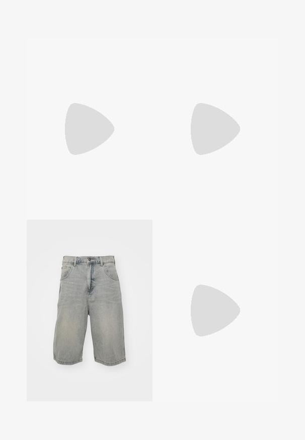 Even&Odd T-Shirt print - black; Jaded London JUMBO JORTS UNISEX - Jeans Shorts - light blue; Steve Madden SCHMOOZE - High Heel Stiefel - black; PULL&BEAR URBAN - Shopping Bag - black
