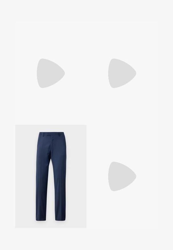 Langsleeve, ronde hals t-shirt in donker marineblauw katoen met een zachte textuur, met een klein wit label aan de linkerkant.; Mannen navy blauwe op maat gemaakte colbertbroeken met riemlussen en een sluiting aan de voorkant, gepresenteerd tegen een witte achtergrond.; Witte leren sneaker met een gladde afwerking, ronde neus, platte veters en een gestructureerde zool. Kenmerkt zich door een subtiel logo op de hiel.; Bruine zonnebril met een plastic montuur en blauwe lenzen, vierkante vorm, dunne veren, gestructureerde accenten op de slaapstukken en een gepolijste afwerking.