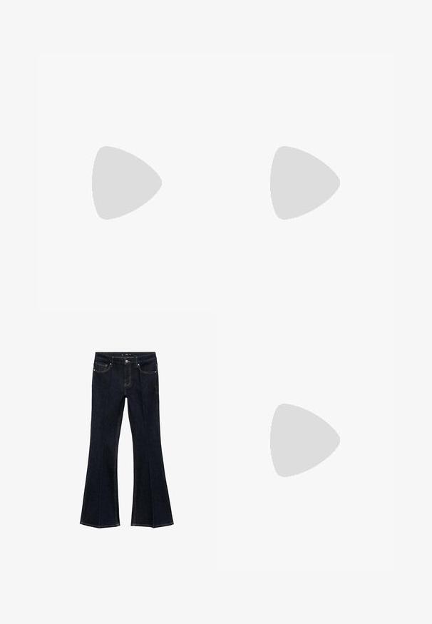 Haut noir à manches longues avec un large décolleté, associé à un jean gris taille mi-haute et une ceinture noire. Le tissu semble doux et ajusté.; Jean en denim bleu foncé à taille haute, avec poches avant et jambes évasées larges, présentés à plat sur un fond blanc.; Escarpins en cuir verni noir avec bout pointu et talon bloc géométrique. Présente un design élégant et minimaliste ainsi qu'une texture lisse.; Sac à main en cuir noir avec une forme courbée, bandoulière amovible et des accessoires en or. Le sac est doté d'un rabat avec un détail de boucle.