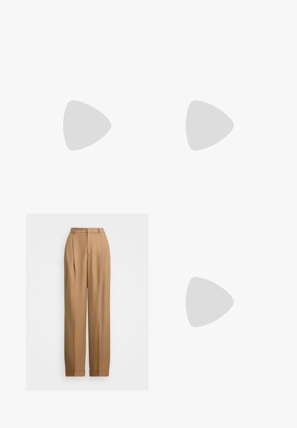 Keltainen puuvillapaita, jossa on pyöreä pääntie. Vasemmassa rinnassa on pieni sininen brodeerattu logo. Lyhyet hihat ja rento malli.; Beige farkut, joissa on korkea vyötärö, poimutettu etuosa, kapenevat lahkeet ja käännetyt hihnat. Sujuva kangas hienostuneella tekstuurilla.; Valkoiset nahkakengät, matala malli, jossa on sileä pinta, pyöreä kärki, nauhakiinnitys edessä ja pieni brodeerattu logo sivulla.; Ruskea nahkainen käsilaukku, jossa on puolikuun muoto, varustettuna vetoketjusuljennolla ja kultasävyisellä logotagilla. Olkahihna on säädettävä ja irrotettava.