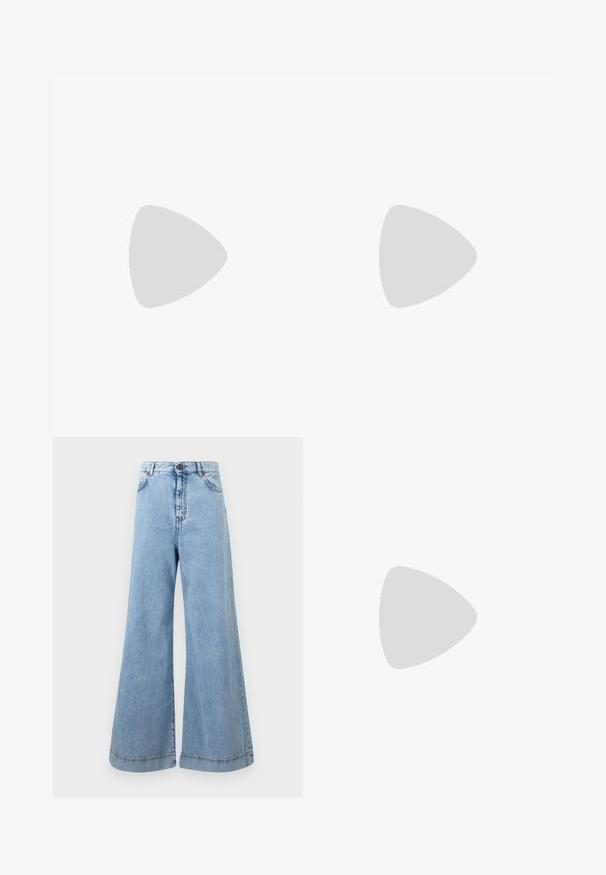 Hvid bomulds T-shirt med rund halsudskæring og korte ærmer. Glat tekstur, afslappet pasform og ingen synlige mønstre eller accenter.; Lyseblå vide jeans lavet af denim. Høj talje med kontrastsyning, fem lommer og en knaplukning i taljen.; Sort læderballetsko med rund tå, glat tekstur, minimal syning og et fleksibelt såldesign.; Brun læder håndtaske med flaplukning, hardware i gyldent tone, en skulderrem og en glat overflade. Kompakt rektangulær form.