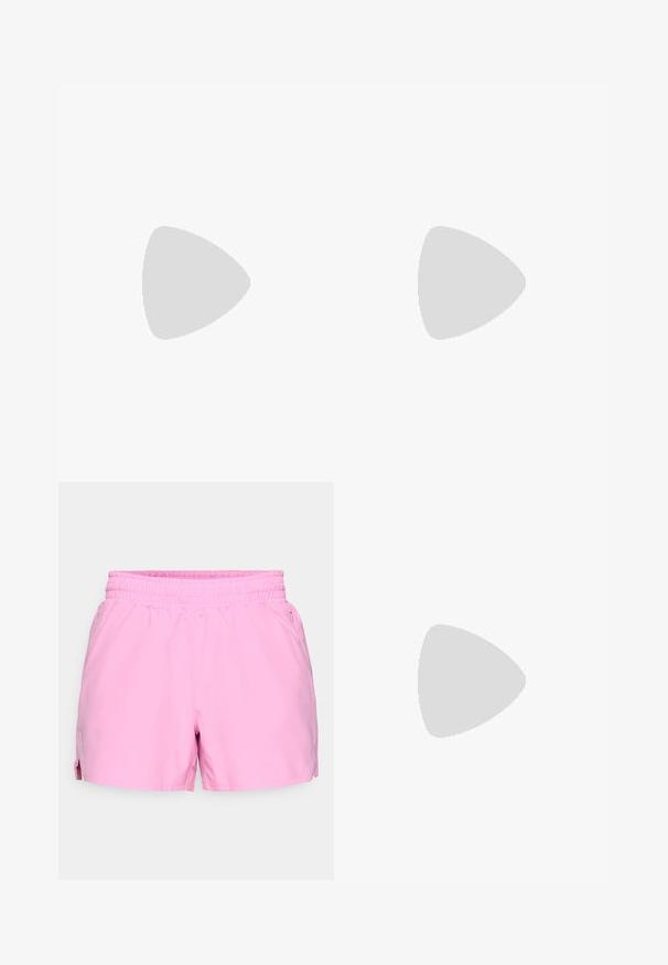 Gaiši rozā kokvilnas T-krekls ar īsām piedurknēm, apaļu kakla izgriezumu un melnu grafiku ar uzrakstu "REDZĒSIMIES ŠEIT" kreisajā krūtīs.; Rozā sporta šorti ar elastīgu jostu un sānu kabatām, ar nelielām sānu spraugām un diskrētu zīmolu pie kreisā apakšmalas.; Baltijas sporta apavi ar teksturētu sieta augšdaļu, atstarojošiem akcentiem un mīkstu zoli. Iekļauj elastīgas šņorītes un pelēkus akcentus.; Skidras aizsargbrilles ar vieglu, caurspīdīgu rāmi un pelēkiem akcentiem. Iespējas ietver apvērsto dizainu un regulējamu deguna atbalstu.