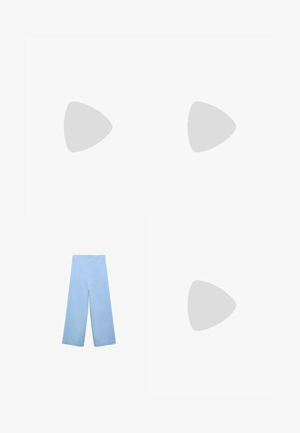 Stradivarius TIED HALTER  - Top - grey; Svijetloplave hlače širokih nogavica izrađene od mekog materijala. Imaju visok struk i čiste rubove. Nema vidljivih uzoraka ili detalja od hardvera.; Kremasto-ljubičaste tenisice s tri pruge i strukturiranim smeškim potplatom, s vezicama i podstavljenim petom. Mekana gornja tkanina.; Bijela kožna torbica sa strukturiranim dizajnom, s gornjom drškom i zlatnim kopčanjem. Glatka tekstura i minimalistički detalji.