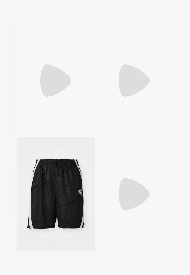 Camisa deportiva negra recortada con mangas cortas, cuello blanco, patrón a cuadros, dobladillo ajustable con cordón y logo en el pecho.; Pantalones cortos deportivos negros con un patrón de cuadros, cinturilla elástica y rayas blancas en los costados. Presenta un logo en la parte delantera izquierda.; Zapatilla alta de lona negra con ojales, cordones y suela de goma blanca. Presenta una puntera texturizada y acentos en negro y blanco.; Bolso de mano de mezclilla con estampado de cebra, de forma curva, en tonos azul oscuro y azul claro, con una correa desmontable y cremallera plateada.