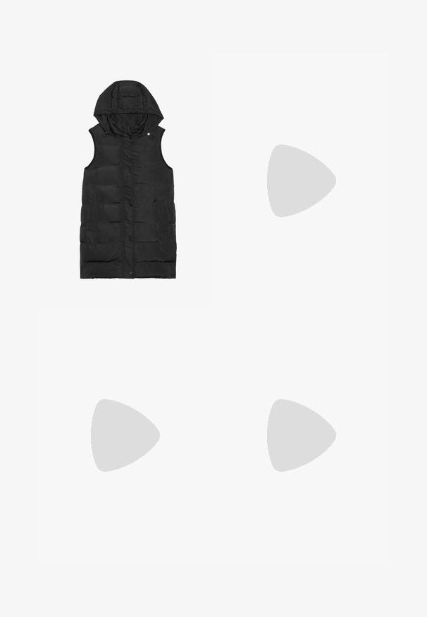 Gilet imbottito senza maniche nero con cappuccio, dotato di chiusura con bottoni a pressione, tasche laterali e texture a rombi orizzontali.; T-shirt bianco a maniche corte realizzato in morbido cotone. Presenta un collo rotondo e una vestibilità comoda. Design pulito senza modelli o dettagli visibili.; Jeans high-waisted di colore blu chiaro con vestibilità dritta, realizzati in denim. Presentano una chiusura con bottoni, un design a cinque tasche e una leggera texture sfumata.; Sneaker bianchi realizzati in materiale a rete, suola in gomma, design senza lacci con bande elastiche e dettagli in tonalità oro.