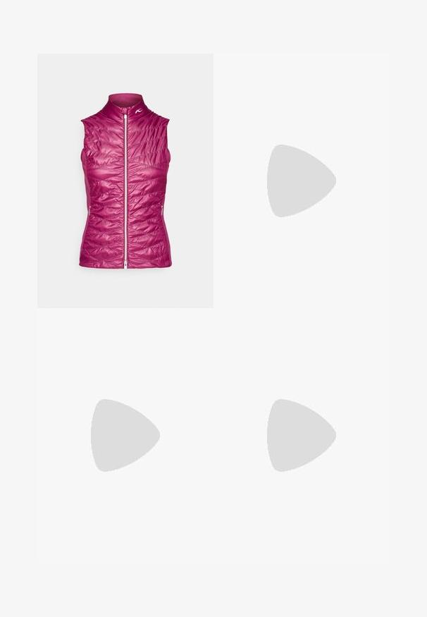 Lila ärmlös väst med hög krage, quiltad textur, dragkedja framtill och sidofickor; lättviktig och designad för värme.; Vit pikétröja med korta ärmar, krage och knäppning fram. Svarta detaljer på ärmar och sid sömmar. Mjuk och slät textur.; Vita byxor av slätt tyg, med raka ben, framfickor och knappstängning med diskreta veck.; Vita idrottsskor med en strukturerad mesh-ovandel, silverdetaljer och en lätt sula med små greppknoppar, märkta "ULTRA FLIGHT."