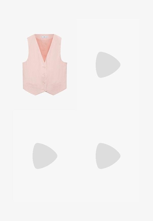 Mango Vesta - pink; Kvetinové maxi šaty s fúziou fialových a hnedých odtieňov, z ľahkého materiálu, s tenkými ramienkami a splývavým strihom.; Hnedé semišové otvorené sandále s zakriveným dizajnom, vybavené nízkym ihlovým opätkom a hladkými, minimalistickými líniami.; Čierne oversized slnečné okuliare s oválnymi šošovkami, hladkým plastovým rámom a zlatými akcentmi na straniciach. Tmavé šošovky poskytujú ochranu pred slnkom.; Tkaná slamená kabelka s bambusovými rúčkami, s textúrovaným strapcovým dizajnom v prírodnej béžovej farbe a zlatým reťazovým popruhom.