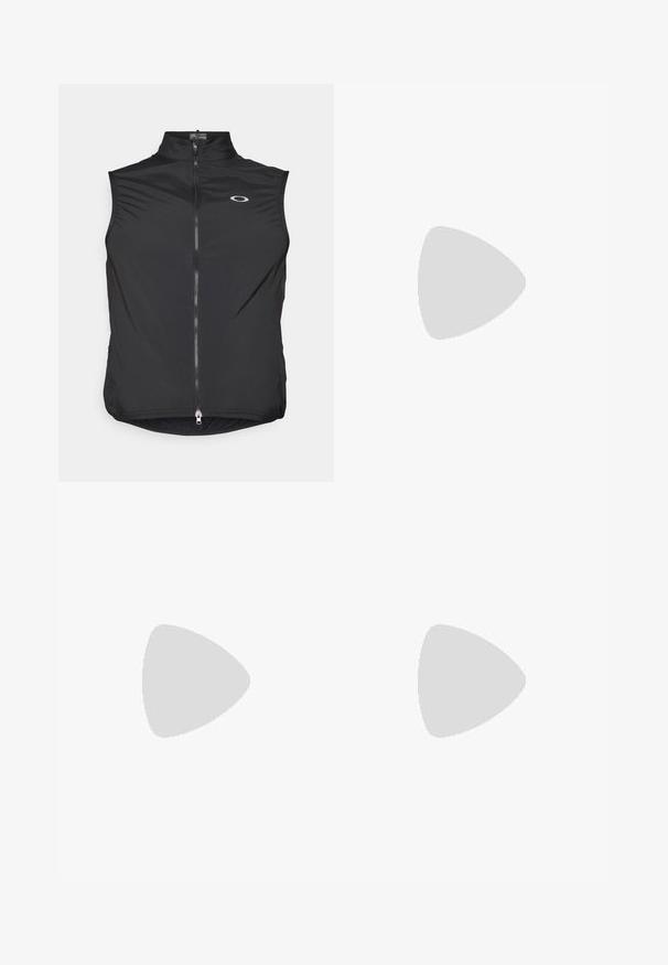Gilet sans manches noir en tissu léger, doté d'un col haut et d'une fermeture éclair sur le devant, avec un petit logo sur la poitrine.; T-shirt de sport noir avec col rond, manches courtes et un logo blanc "OAKLEY" sur la poitrine. Fabriqué en tissu texturé.; Pantalons en tissu léger et respirant de couleur gris clair avec une taille élastique, des poches latérales et un passepoil gris contrastant le long des coutures. Design à coupe ample.; Baskets de sport noires avec une semelle épaisse, tige en mesh et synthétique, accents texturés et marque Vibram sur la semelle extérieure.