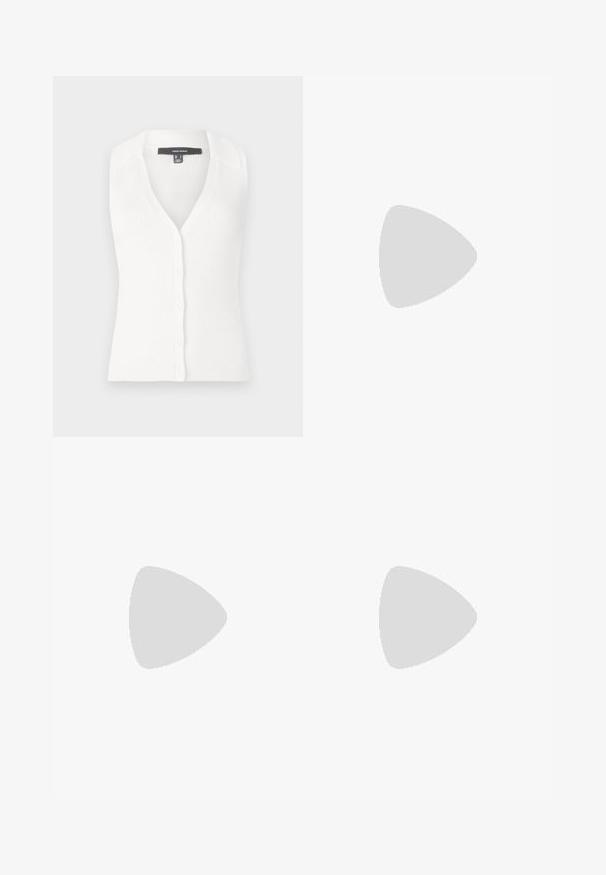 Hvit ribbestrikket ermeløs cardigan med V-hals og seks knapper nedover forsiden. Kragedesign med en myk tekstur.; Beige kortermet topp med horisontale marineblå striper. Har rund halslinning og ribbet tekstur, som gir en tettsittende silhuett.; Beige bomull vide bukser med høy midje, med to frontlommer og en enkelt knappelukking. Glatt tekstur; ankellang.; Hvit høyhælte sandal med kraftig hæl, med en stroppe-design og ankelbånd. Glatt tekstur med plattform foran for ekstra høyde.