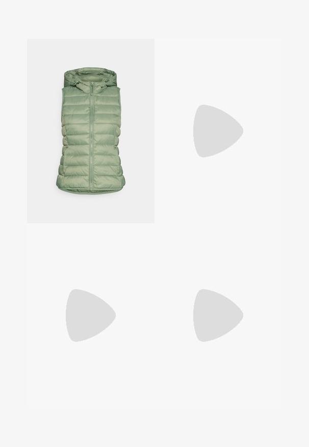 ONLY ONLNEWTAHOE HOOD - Weste - hedge green; Schwarzes, kurz geschnittenes T-Shirt aus Baumwolle. Hat kurze Ärmel und einen runden Halsausschnitt. Glatte Textur mit einem schlichten Design, ohne zusätzliche Muster.; Beige Cargo-Hosen mit elastischem Bund, großen Fronttaschen und verstellbaren Bündchen. Hergestellt aus leichtem Stoff mit glatter Textur.; Schwarze Canvas-Sneaker mit weißen Schnürsenkeln, weißer Gummikappe und einer massiven weißen Zwischensohle. Besondere Merkmale sind dezente weiße Nähte und eine Gummisohle.