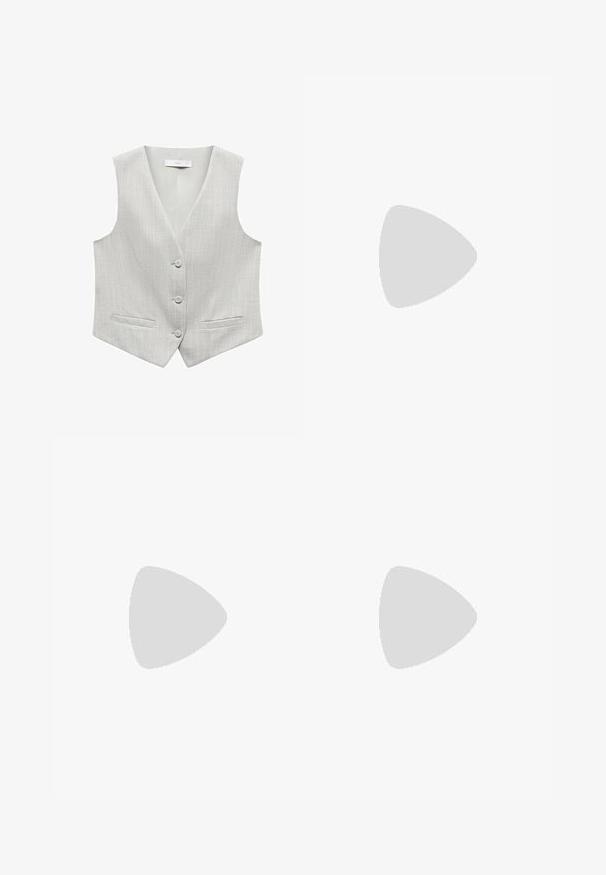 Ljusgrå väst med vita vertikala ränder, med en v-ringning, fem knappar och två framfickor. Slät textur.; Två ärmlösa ribbade polotröjor i svart och vitt, med en figursydd design och slät textur, i en kortad längd.; Svarta vida byxor i lätt material, med knappstängning fram och platt front, samt väl sydda fållar.; Sportskor med överdel i vit läder, grå mocka på tårna och tre svarta ränder. Har en blå logotyp på tungan och en texturerad gummisula.