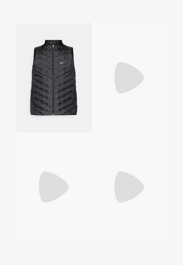 Colete puffer preto com colar alto, fecho de correr à frente e bolsos laterais. Apresenta padrões cosidos e um logotipo azul da Nike no peito.; T-shirt de corrida Nike preto, feito de material leve e respirável, com mangas curtas e um pequeno logo branco no peito.; Calças de desporto pretas feitas de tecido suave, com uma cintura elástica, pernas ajustadas e um pequeno logo branco no lado esquerdo.; Sapatilha atlética preta com um cabedal texturizado, swoosh branco da Nike e uma sola de borracha branca. Apresenta um design com atacadores e uma forma dinâmica.