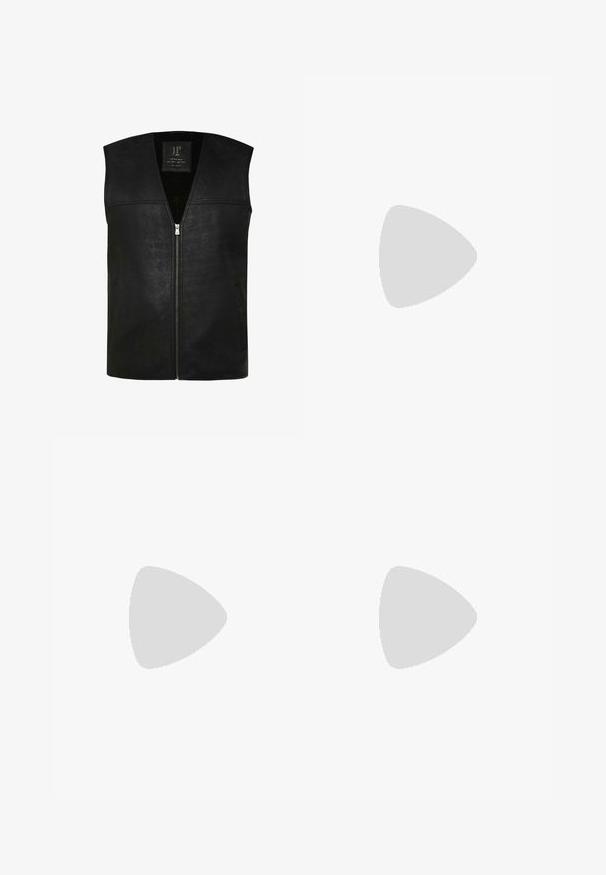 Chaleco de cuero negro con un escote en V pronunciado, cremallera frontal y dos bolsillos laterales. Textura suave con detalles de costura a lo largo de los hombros.; Dos camisetas polo negras, de manga corta, de material de algodón, que presentan un cuello clásico, una tapeta de dos botones y acentos de rayas blancas en el interior del cuello.; Pantalones de pana marrón con un diseño de pierna recta, que cuentan con un cierre de botón, bolsillos laterales y una textura sutil.; Zapato de cuero negro con cordones, acabado liso, punta redonda y suela de goma de bajo perfil. Diseño minimalista sin embellishments adicionales.