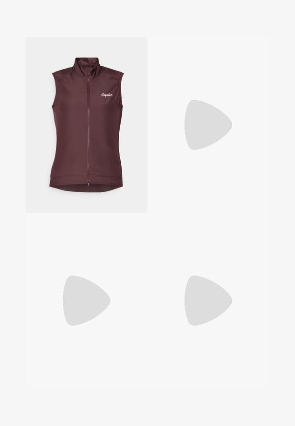 Ärmellose Radweste in tiefem Burgunderrot. Hergestellt aus leichtem Stoff mit hohem Kragen, durchgehendem Reißverschluss und dezentem Logo auf der Brust.; Schwarzes Sporttanktop aus feuchtigkeitsableitendem Material. Mit Rundhalsausschnitt, enger Passform und weißem Nike-Logo auf der Brust.; Schwarze, cropped Leggings aus dehnbarem Material, mit einem hohen Bund und glatter Textur, ohne sichtbare Muster oder Hardware.; Schwarze Nike-Sneaker mit einem strukturierten Strickobermaterial, ausgestattet mit einem grauen Swoosh-Logo, kombiniert mit dunklen gerippten Socken. Flache Gummisohle.
