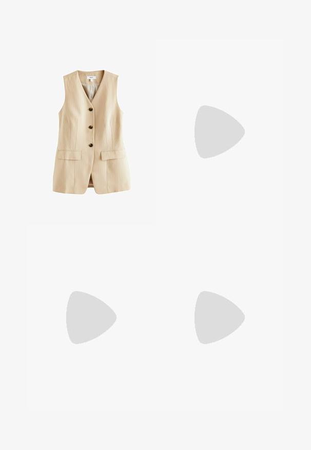 Bež prugasta brezrokavnik s črnim izrezom, petimi črnimi gumbi in dvema sprednjima žepoma. Narejen iz gladkega materiala s prilagojenim dizajnom.; Rjava bombažna majica s kratkimi rokavi in globokim V-izrezom. Preprost dizajn, mehak material in raven rob. Brez vzorcev ali dekorativnih elementov.; Široke rjave kavbojke iz denima, ki imajo visok pas, sprednje žepe in klasično zapiranje na gumb. Gladka tekstura s subtilnim šivom.; Bežne vezane sandale s peto v bež barvi, zaobljenim odprtim prstom in srednjo blok peto. Imajo prilagodljivo zaponko za gleženj in gladko, sijočo površino.