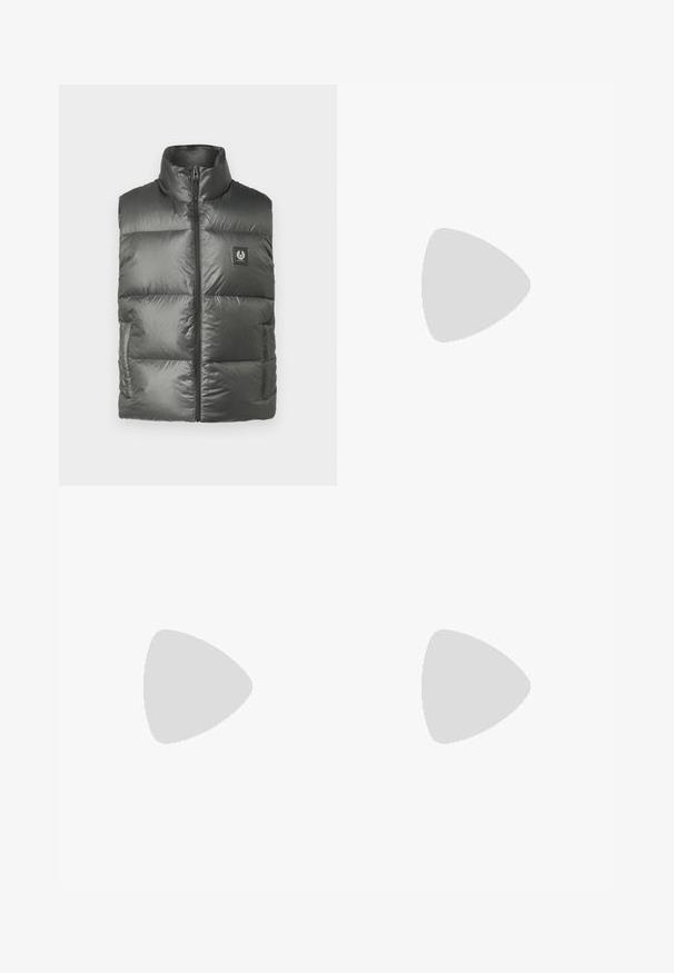 Belstaff RESOLVE GILET - Smanicato - gunmetal; Maglietta nera a maniche corte realizzata in un morbido misto cotone, con scollatura a girocollo e un design minimalista senza motivi o dettagli.; Pantaloni jogger neri realizzati in tessuto liscio. Presentano una vita elasticizzata con stringa, gambe affusolate e senza tasche visibili. Design semplice.; Sneakers in pelle nera con una texture liscia, suola in gomma beige, design con lacci e un accento del tacco in contrasto.