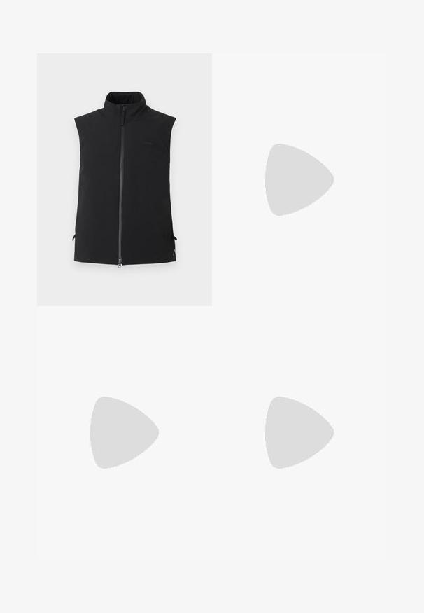 Czarna bezrękawnikowa kamizelka z wysokim kołnierzem i przednim zamkiem błyskawicznym, wykonana z gładkiego materiału, prezentowana na jednolitym białym tle.; Szary krótki rękaw T-shirt wykonany z miękkiego, fakturowanego materiału. Posiada klasyczny okrągły dekolt i prosty dół, idealny do noszenia na co dzień.; Filippa K - Spodnie materiałowe; Białe skórzane sneakersy o gładkim wykończeniu, okrągłym nosku, płaskich sznurówkach i teksturowanej podeszwie. Charakteryzują się delikatnym logo na pięcie.