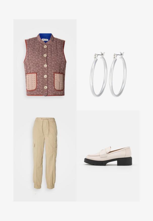 Wattierte Weste aus floralem Stoff mit burgunderrotem Grund, verfügt über beigefarbene gemusterte Taschen und große cremefarbene Knöpfe, abgeschlossen mit einem blauen Futter.; Weißes Baumwolltanktop mit weitem Ausschnitt und dünnen Schulterträgern. Glatte Textur ohne sichtbare Muster oder Verzierungen.; HUGO HISUNE - Cargohose - open beige; Hellebeige Lederloafers mit einer gesteppten Vorderseite und einem strukturierten schwarzen Plateauabsatz. Merkmale ein geschwungenes Design und eine leichte Erhöhung.; Silberne Creolen mit einer glatten, polierten Oberfläche. Runder Form und sicherem Klickverschluss. Leichtes Design, geeignet für den täglichen Gebrauch.