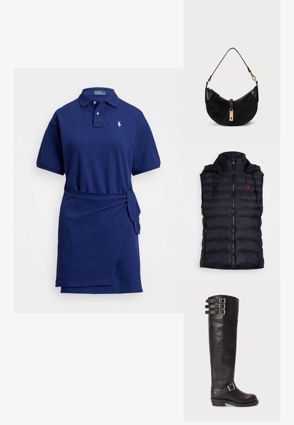 Jacheta puffer neagră cu glugă, închidere cu fermoar, buzunare laterale și logo roșu. Prezintă o textură matlasată și sireturi ajustabile.; Rochie polo de culoare bleumarin, cu mâneci scurte, guler, talie în stil wrap cu detaliu nod, confecționată dintr-un material moale din bumbac.; Cizmă din piele neagră, până la genunchi, cu vârf rotund, trei curele cu cataramă în partea de sus și un detaliu cu cataramă pe laterale. Talpă plată și textură netedă.; Geantă neagră cu o formă curbată, realizată din suede și piele, având un fermoar de culoare aurie și un detaliu cu logo. Include o mână scurtă.