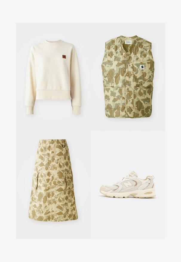 Kamuflasjemønstrete vest med quiltet design, med v-hals, fire lommer og en etikett med logo. Materialene er slitesterke og lette.; Lys kremfarget sweatshirt med ribbestrikkede mansjetter og kant. Har en firkantet brun merkepute på venstre brystområde. Mykt materiale, avslappet passform.; Kaki skjørt med kamuflasjemønster, laget av et glatt materiale, med elastisk linning og to sidelommer.; Beige idrettssko med mesh og syntetiske dekninger, med en teksturert overflate, polstret krage og "ABZORB" demping i hælen.