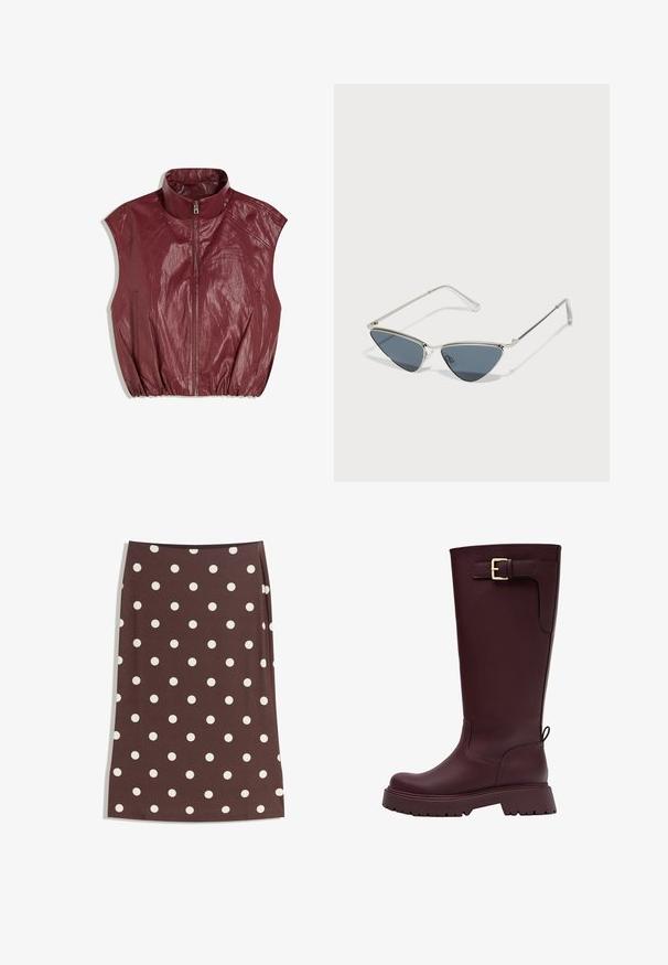 Gilet senza maniche borgogna realizzato in materiale testurizzato, caratterizzato da un colletto alto, chiusura frontale con zip e orlo inferiore arricciato.; Due top off-the-shoulder: uno in nero e uno in bianco, con maniche a tre quarti, realizzati in cotone morbido con una texture liscia.; Gonna marrone con pois bianchi, design dritto, lunghezza al ginocchio, realizzata in tessuto morbido con cintura elastica.; Stivali in gomma bordeaux alti fino al ginocchio con suola piatta, dettaglio della fibbia laterale e grip texturizzato, caratterizzati da una finitura liscia e una costruzione robusta.; ALDO DELISE UNISEX - Occhiali da sole - silver-coloured; Borsa a spalla a mezzaluna in suede marrone scuro con tracolla intrecciata e piccolo logo Guess dorato sul fronte, chiusura superiore con zip.