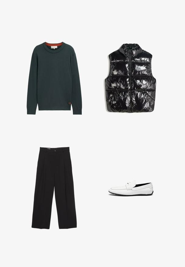 Čierny puffový vest s vysokým golierom, lesklým povrchom, predným zipsom a prešívaným dizajnom s diagonálnymi švovými akcentmi.; TOM TAILOR DENIM BASIC CREWNECK - Svetrík - dark gable green; Čierne široké nohavice vyrobené z hladkej tkaniny, s plochým pásom, prednými záhybmi a jedným zapínaním na gombík.; Biele kožené loafers s hladkým povrchom, so šitým akcentom, zaoblenou špičkou a čiernou gumovou podrážkou pre lepšiu priľnavosť.