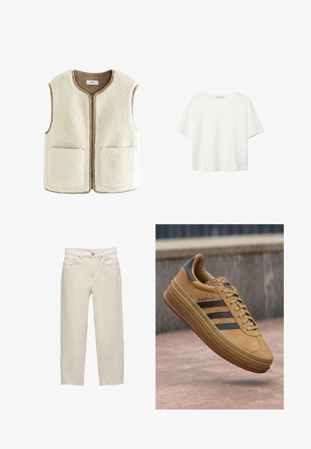 Krämfärgad fuskpälsväst med dragkedja fram, rund hals och två framfickor. Kanterna har en kontrasterande beige kant. Mjuk textur hela vägen.; Vit t-shirt med kort ärm i bomull. Har en rundad halsringning och en avslappnad passform. Slät textur utan synliga mönster eller detaljer.; Vita denimjeans med avslappnad passform, raka ben, femficksdesign och metallhardware med en subtil textur.; Tan mockasiner i mocka med en slät yta, som har tre mörka ränder, en rund tå och en tjockare sula med ett mönstrat kant.