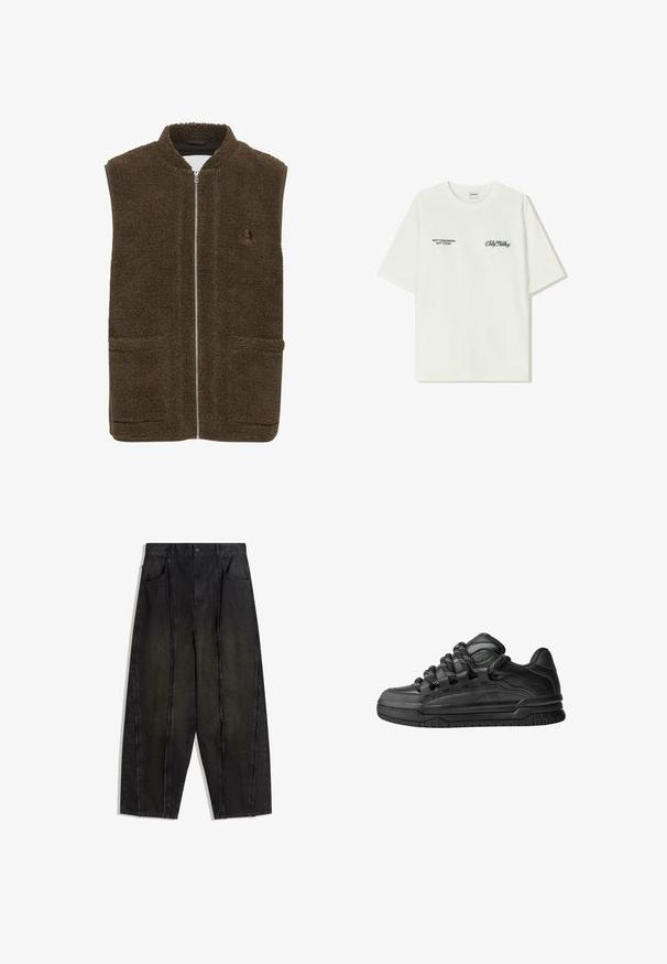 Rjav flis jopič z visokim ovratnikom, sprednjim zadrgo in dvema stranskima žepoma. Teksturiran material z mehkim, puhastim koncem.; Bela bombažna majica s kratkimi rokavi. Na sprednji strani je črn napis: "NE JUTRI NE DANES" in "UMETNOST SVETOVANJA" v zeleni pisavi.; Črne široke jeans hlače z vidnimi šivi in razpršenimi robovi, ki imajo dve sprednji žepi in visok pas.; Črne superge z gladkim usnjenim zgornjim delom, teksturiranimi detajli in okroglimi črnimi ter belimi vezalkami. Debel gumijast podplat z vzorčastim profilom.